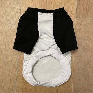 💗 NWOT Black Baseball Tee